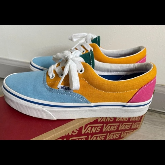 Vans - Picture 6 of 6